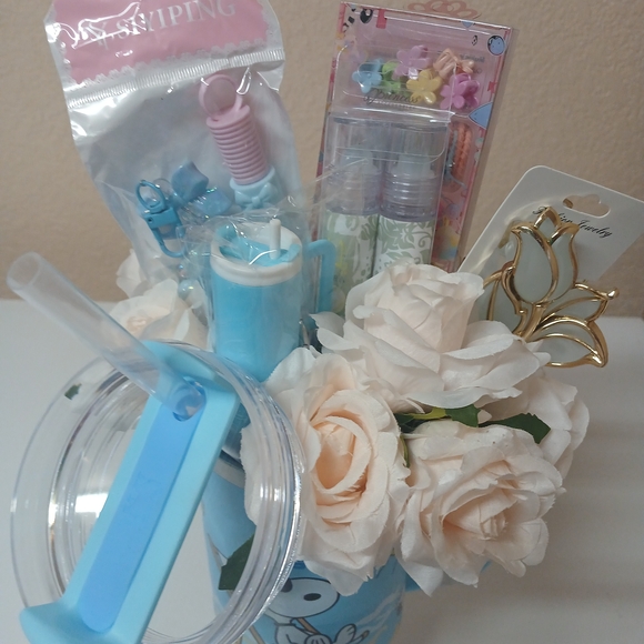 Stanley Light Blue Snoopy Tumbler with Straw - Picture 2 of 2